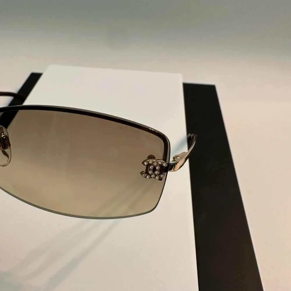 Vintage 2000 Chanel Brown Gradient Rimless Lens Style - Picture 7 of 7
